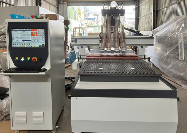 Máy CNC 4 đầu 