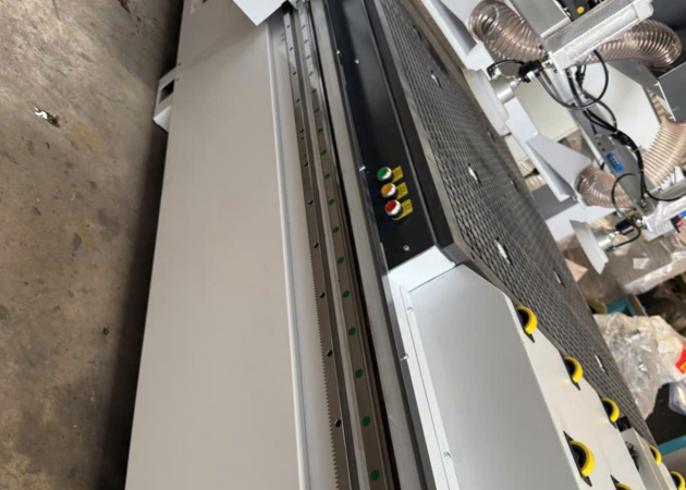 CÔNG TY TNHH TM DV TÂN TIẾN VINH CNC