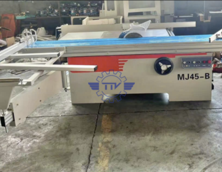 Máy cưa bàn trượt giá rẻ Bình Dương Tân Tiến Vinh