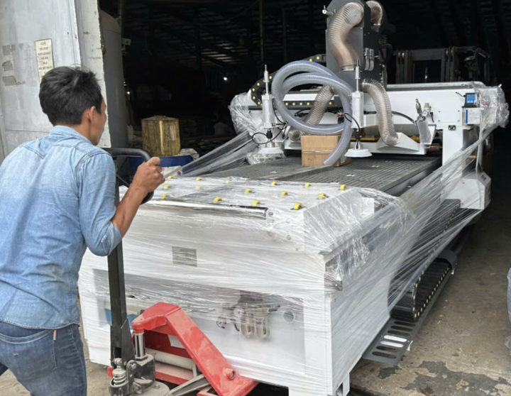 Máy CNC giá rẻ Dĩ An 