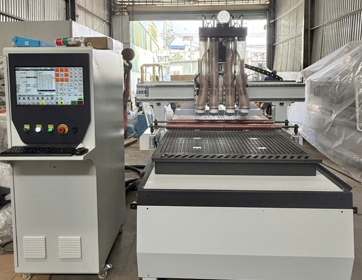 Máy CNC 4 đầu | Tăng năng suất gấp 4 lần | Tân Tiến Vinh