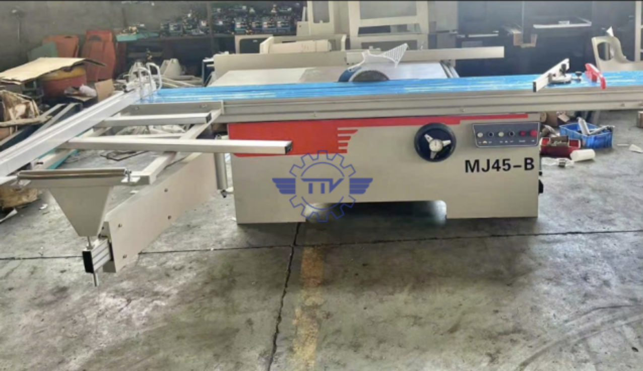 Máy cưa bàn trượt