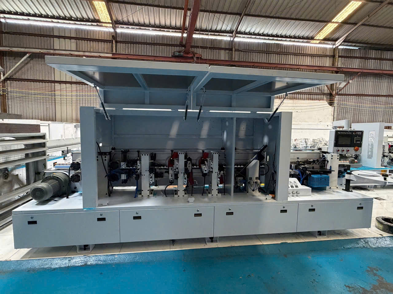 Thành phẩm cạnh gỗ sau khi dán bằng máy 6 chức năng