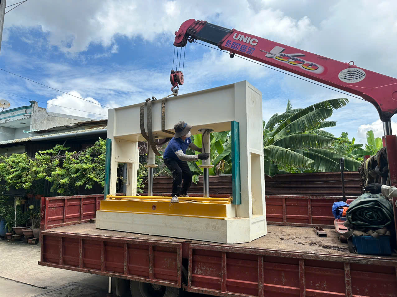 Ứng dụng máy ép nguội 50 tấn trong sản xuất gỗ