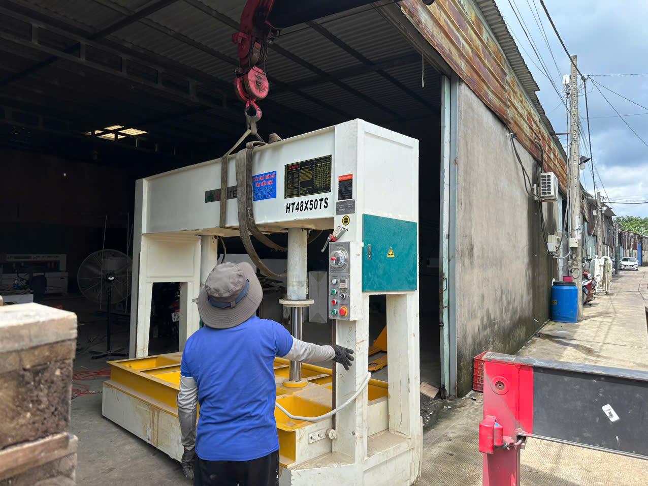 Máy ép nguội 50 tấn thủy lực ép dán gỗ