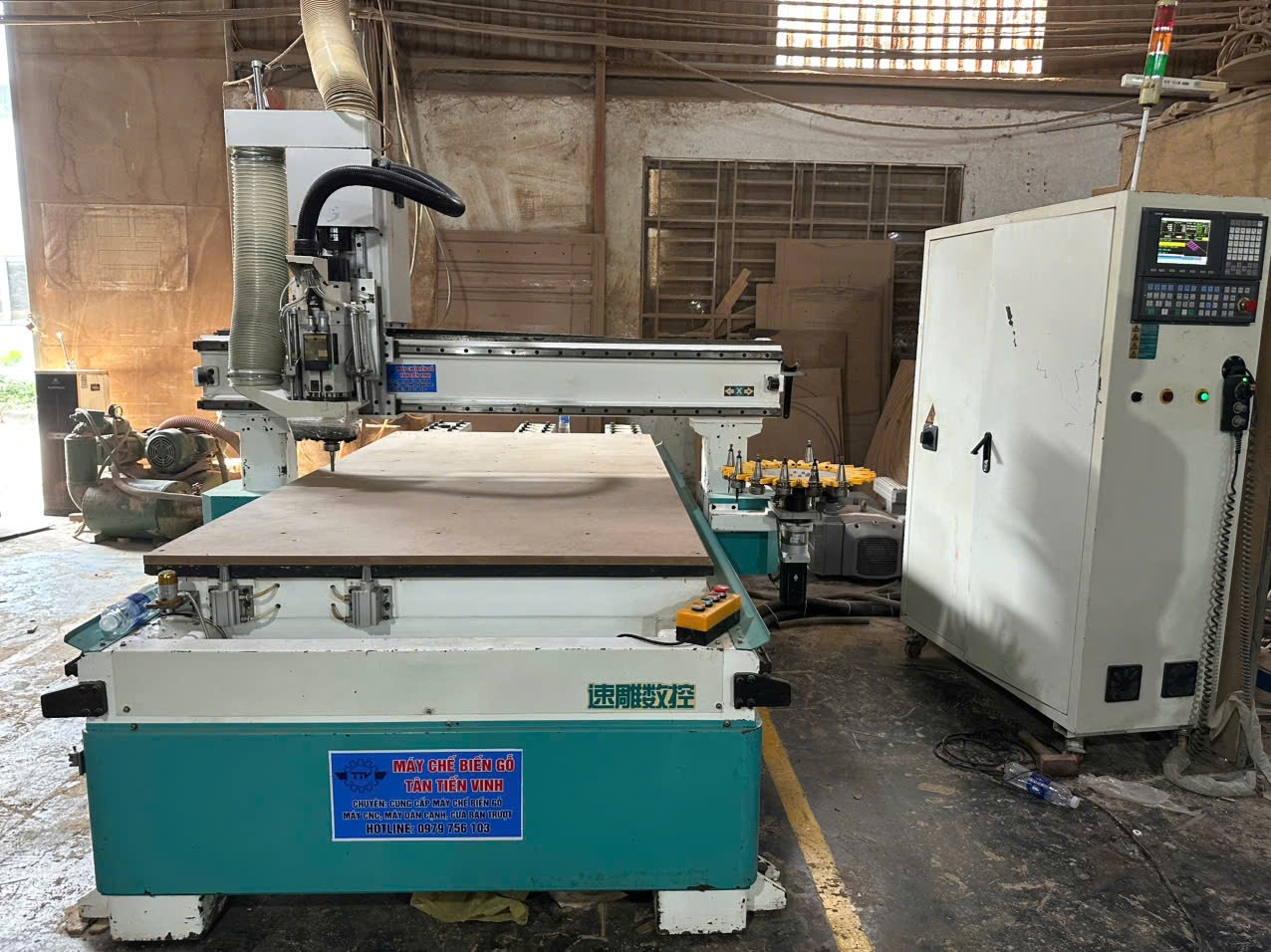 Bàn giao máy CNC thay dao tự động hệ điều hành Syntec tại Tân Uyên