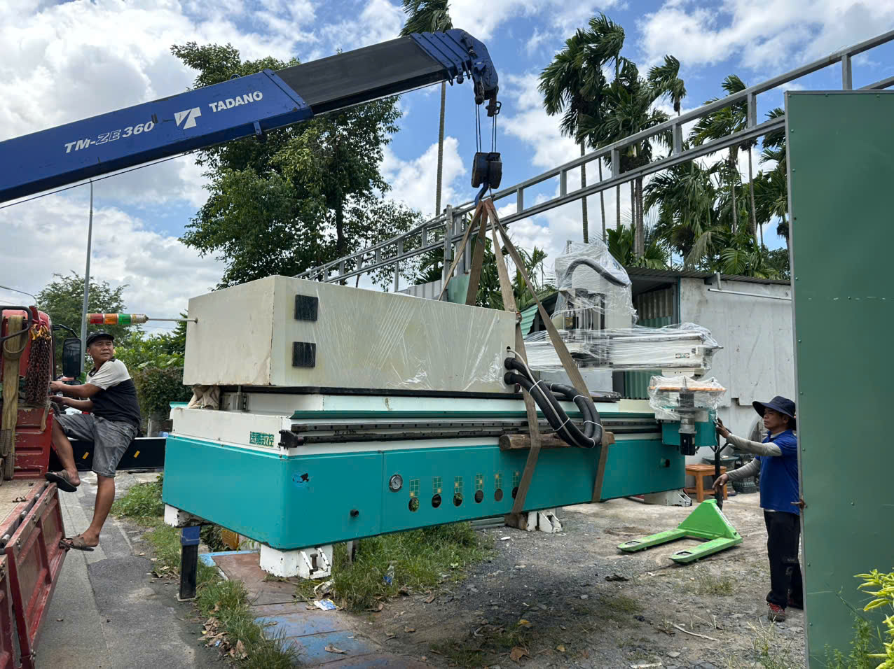 Bàn giao máy CNC thay dao tự động hệ điều hành Syntec tại Tân Uyên