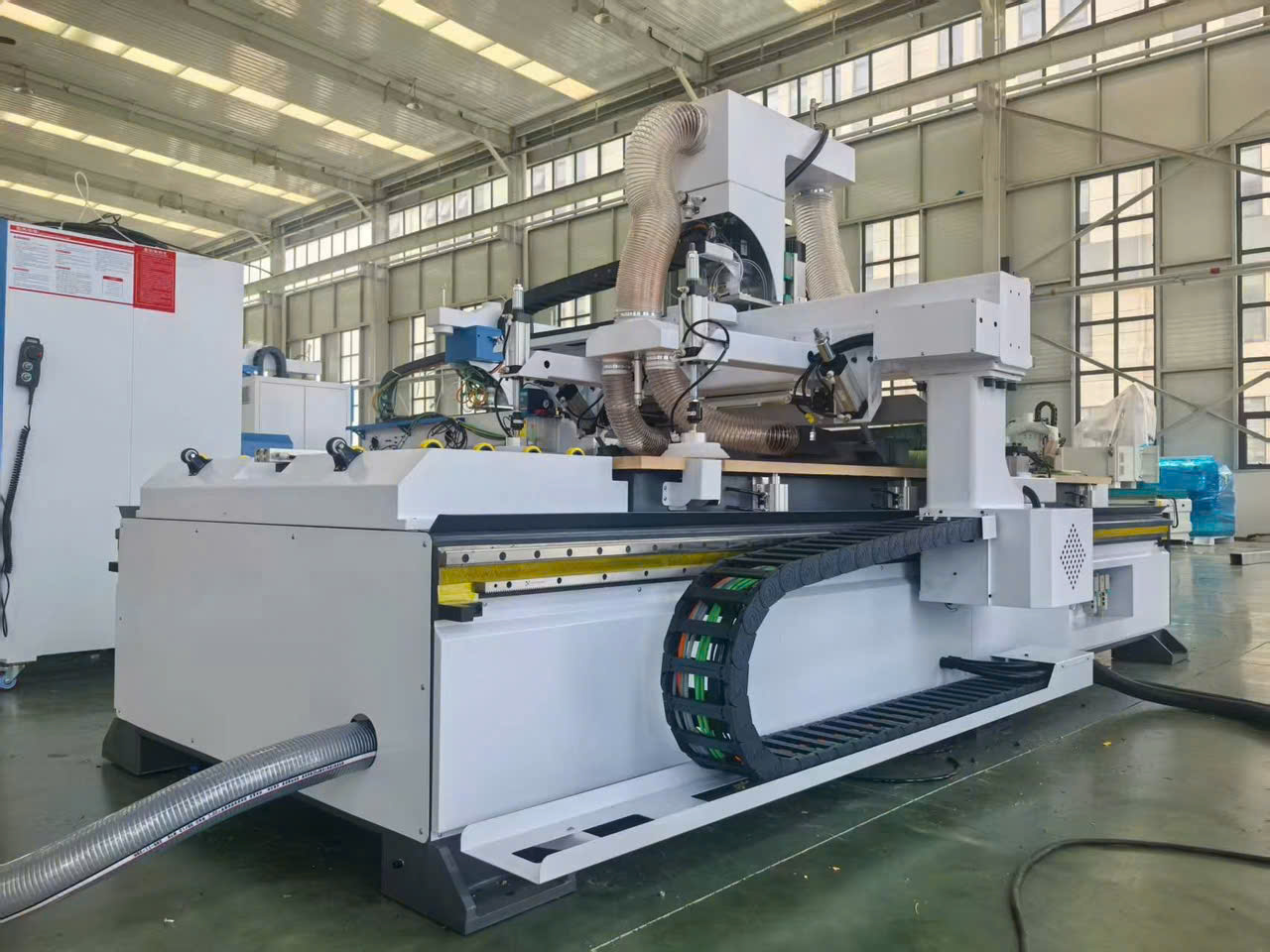 Máy CNC thay dao tự động Model 12A với 12 dao