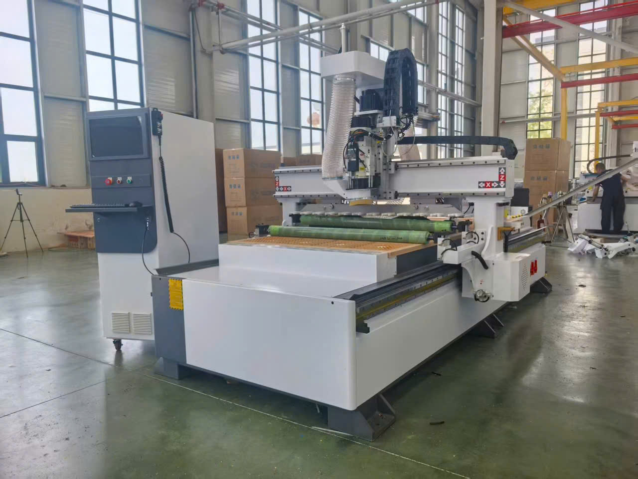Máy CNC thay dao tự động Model 12A với 12 dao