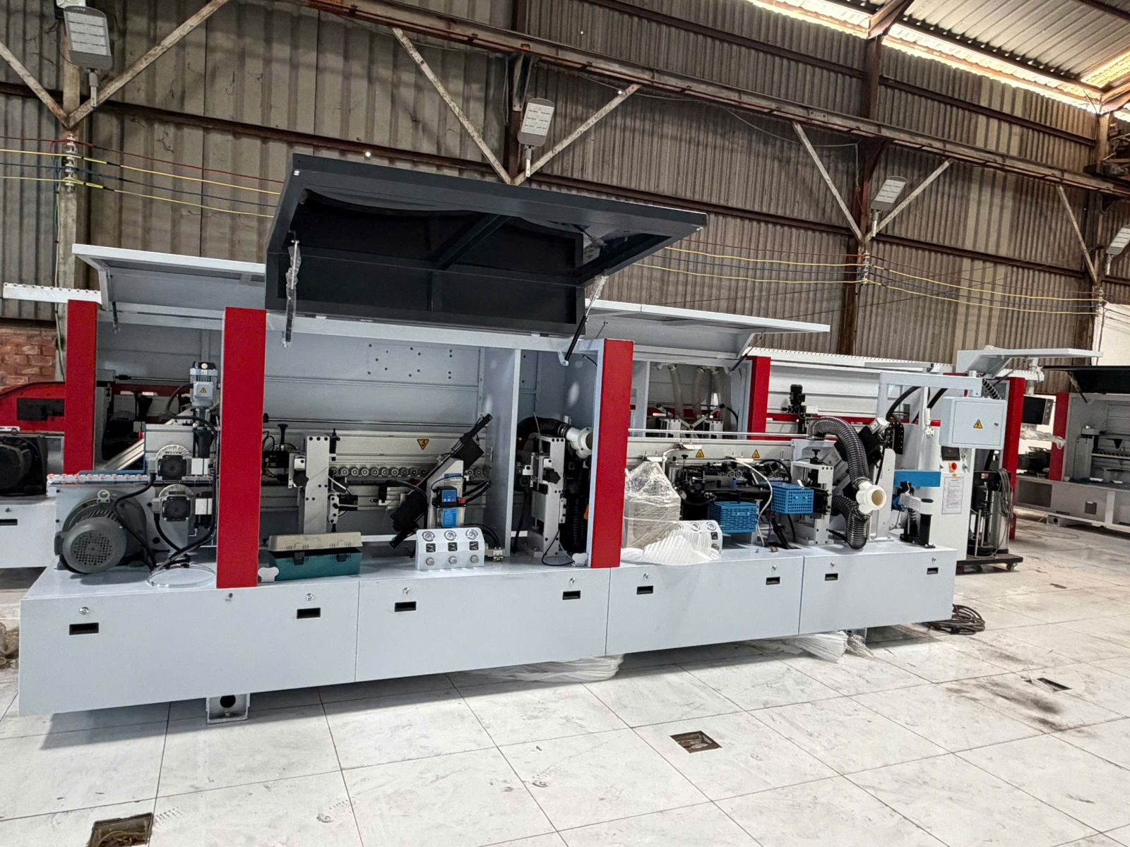 Máy dán cạnh vát 45 độ Tân Tiến Vinh