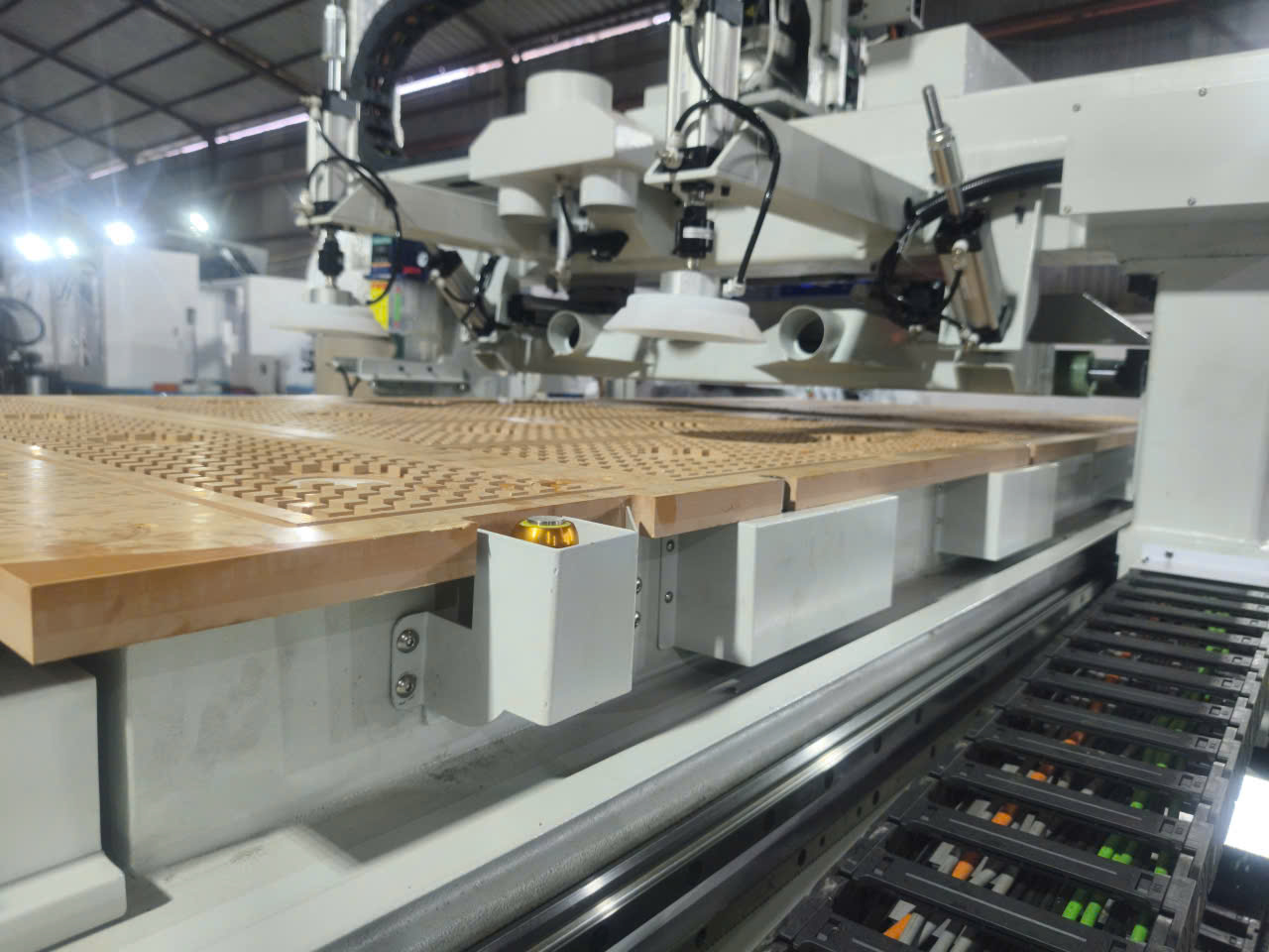 Máy CNC thay dao tự động Model 12M