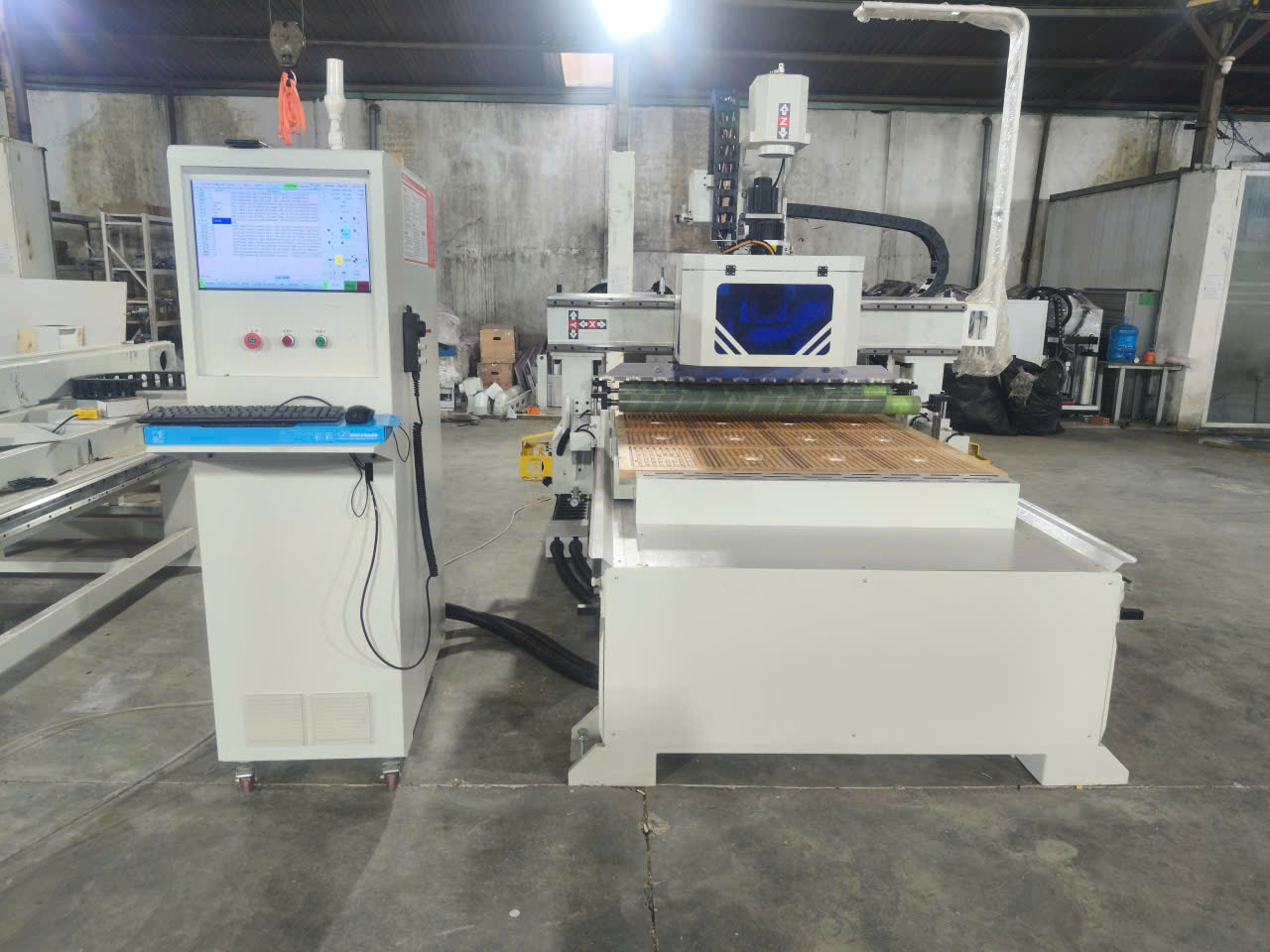 Liên hệ Tân Tiến Vinh CNC