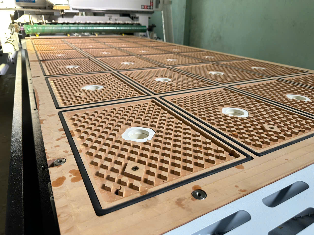 Bàn giao máy CNC 1 đầu thay dao tự động tại Hồ Chí Minh