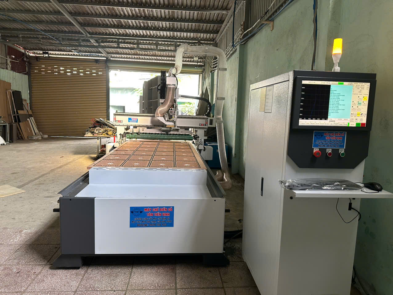 Bàn giao máy CNC 1 đầu thay dao tự động tại Hồ Chí Minh