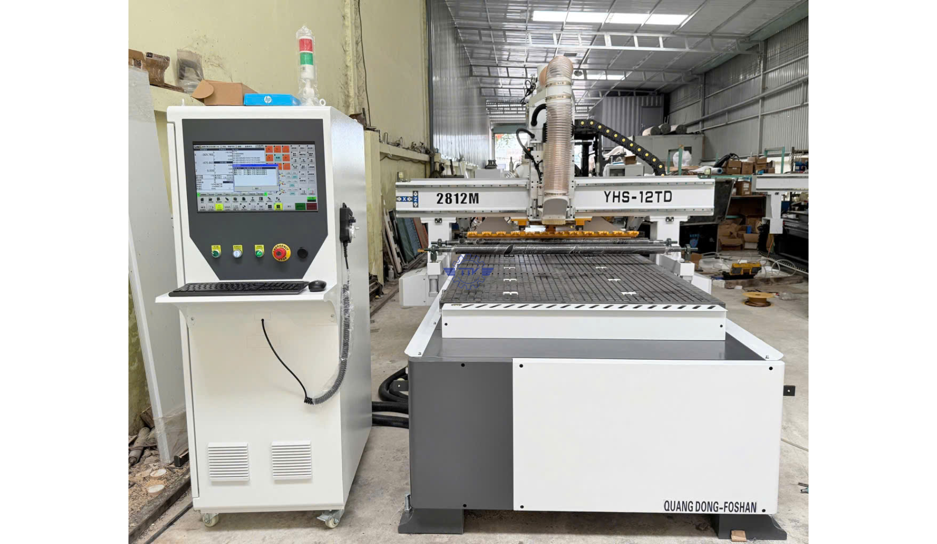 Máy CNC thay dao tự động - YHS-12TD